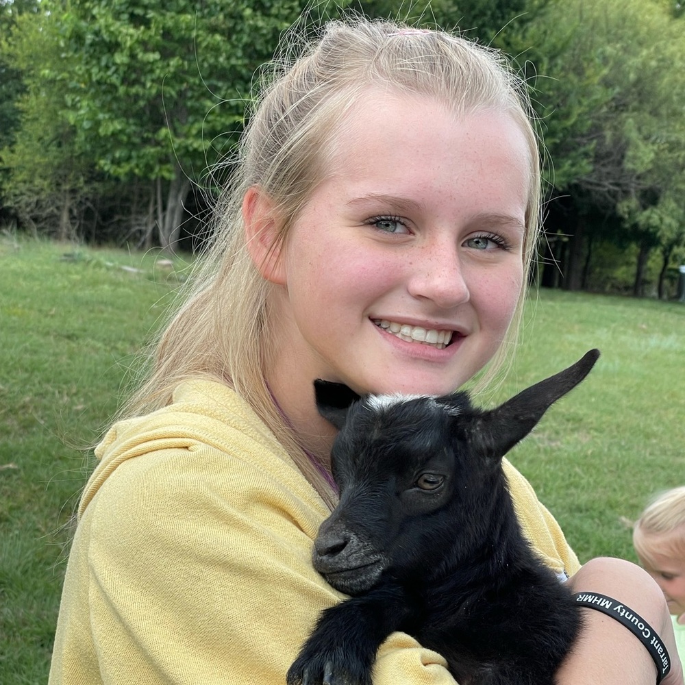 Meet your Posher, Randi - Picture 3 of 5
